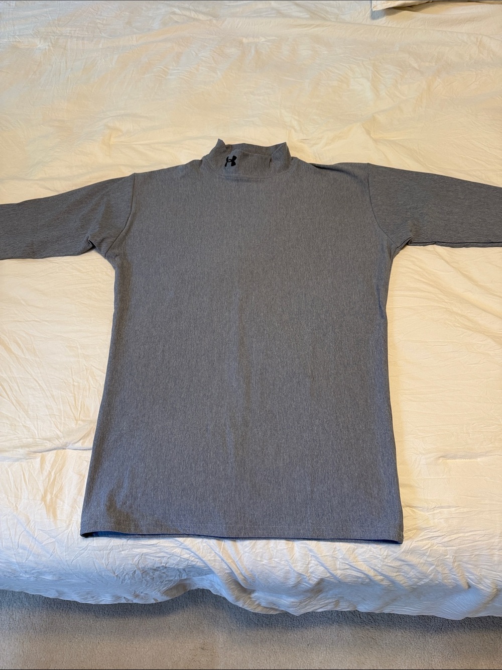 Under Armour Men’s Gray Long Sleeve Mock Neck Shirt